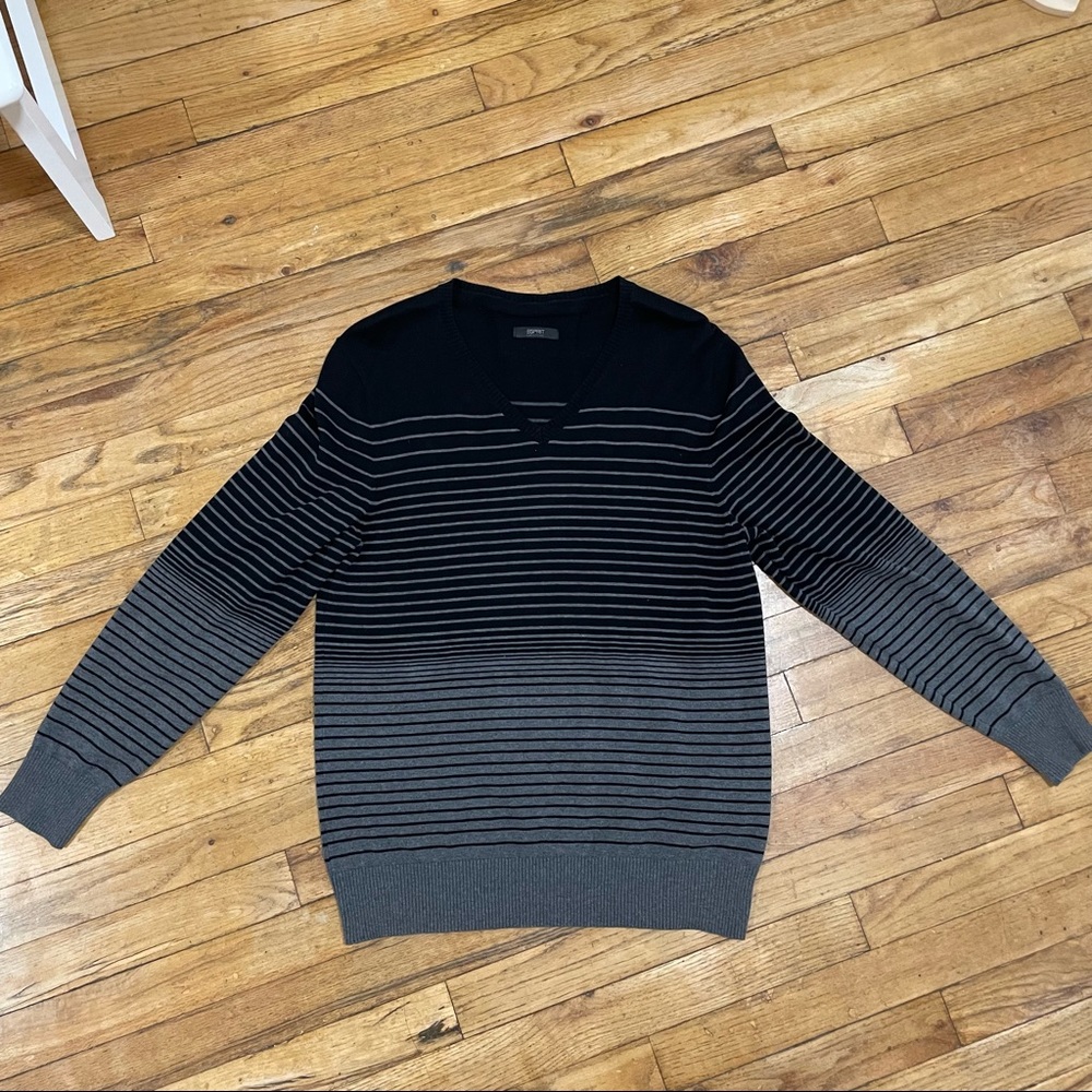 Esprit Men’s V- neck Sweater Size S